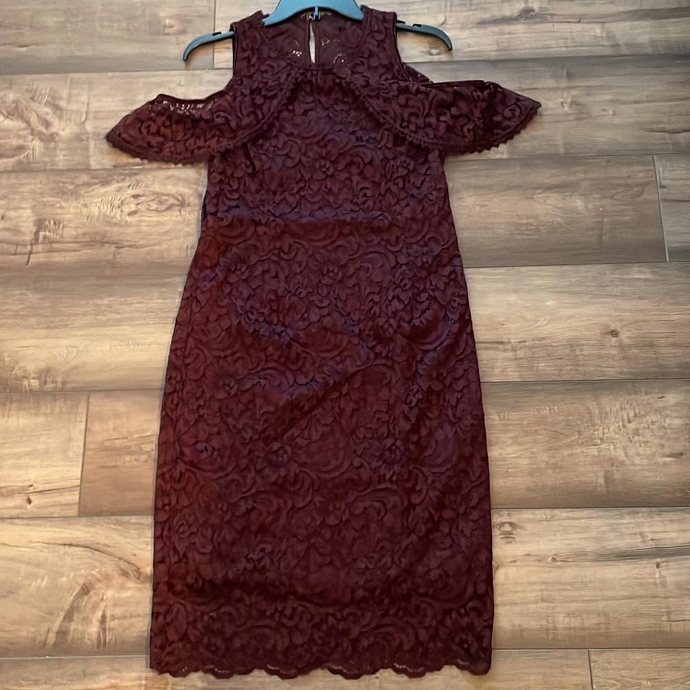 WHBM cabernet colored cold shoulder lace sheath dress size 6. New with tags.